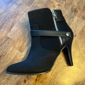 high heeled booties‎